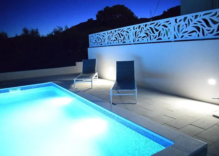 Luxury With Pool, Jacuzzi And Sea View Split 特罗吉尔