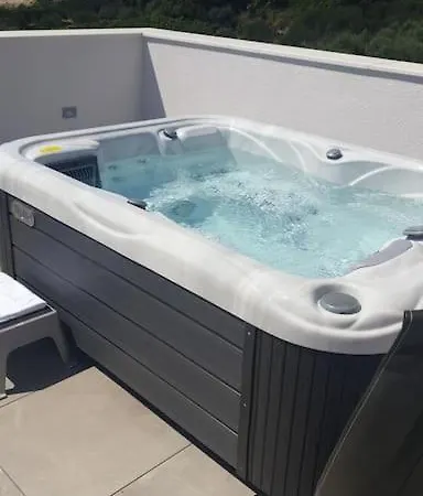 Luxury With Pool, Jacuzzi And Sea View Split