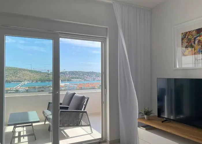 Luxury With Pool, Jacuzzi And Sea View Split Apartament *