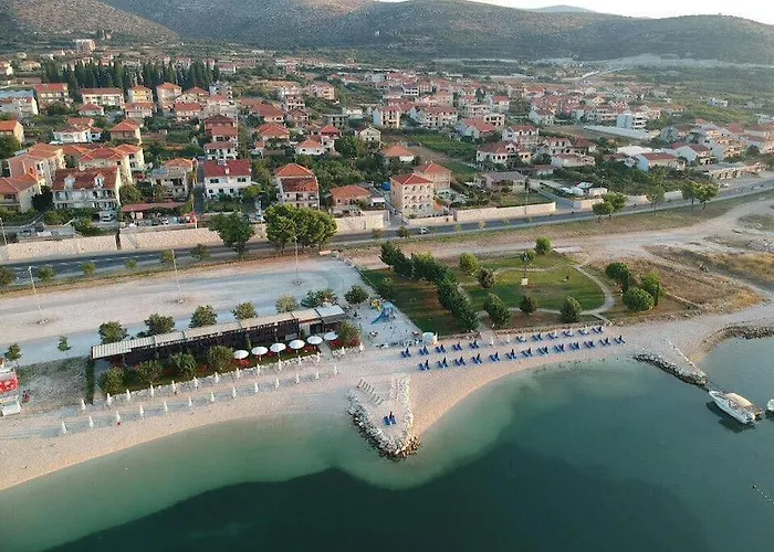 Luxury With Pool, Jacuzzi And Sea View Split Apartament *