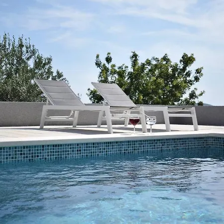 Apartmán Luxury With Pool, Jacuzzi And Sea View Split *