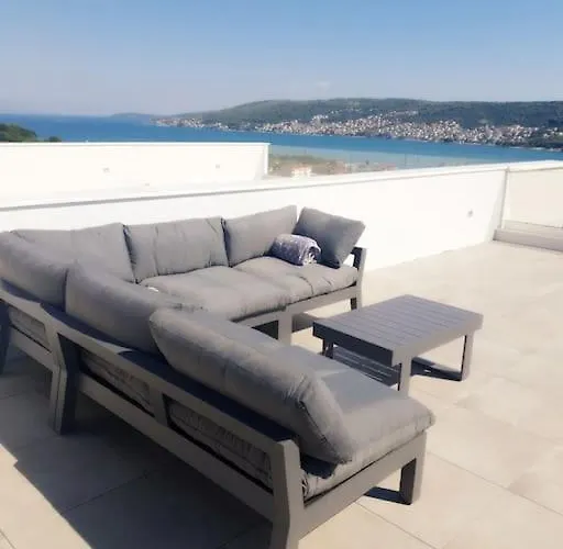 Luxury With Pool, Jacuzzi And Sea View Split Lägenhet Trogir